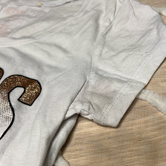 White Guess T-Shirt with Shimmering Rose Gold Glitter + Marble Logo | Size Small - Picture 4 of 5
